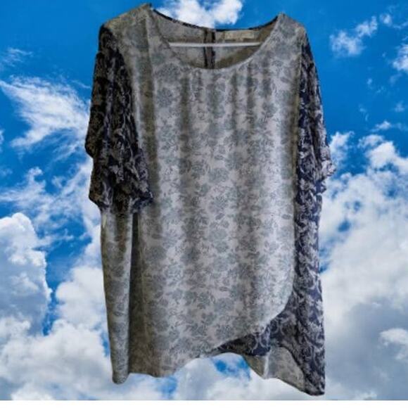 Susan Betro Weekend 1X short sleeve lightweight flowy top. Polyester. Winter - Picture 1 of 1